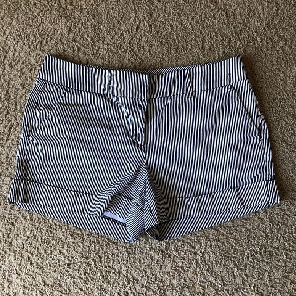 New York & Company chino stripes shorts